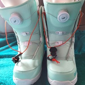 Thirtytwo women's snowboard boots 7